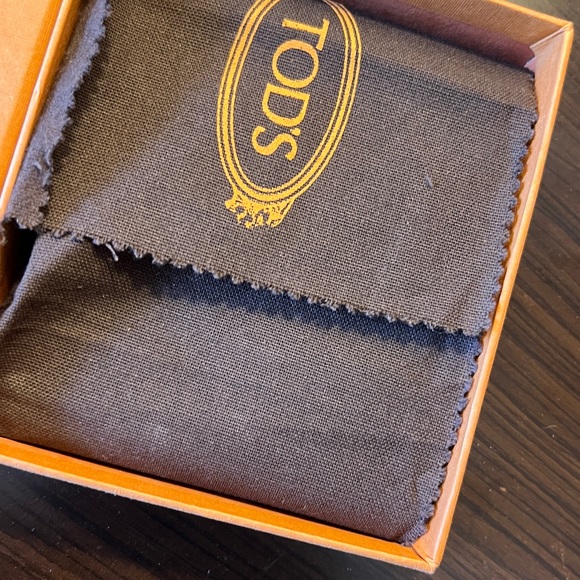 Tod's authentic calfskin leather wallet in black..never used in Mint mint - Picture 2 of 6